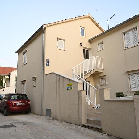 Apartments "Sea View" Miki & Ivana โบล ภายนอก รูปภาพ