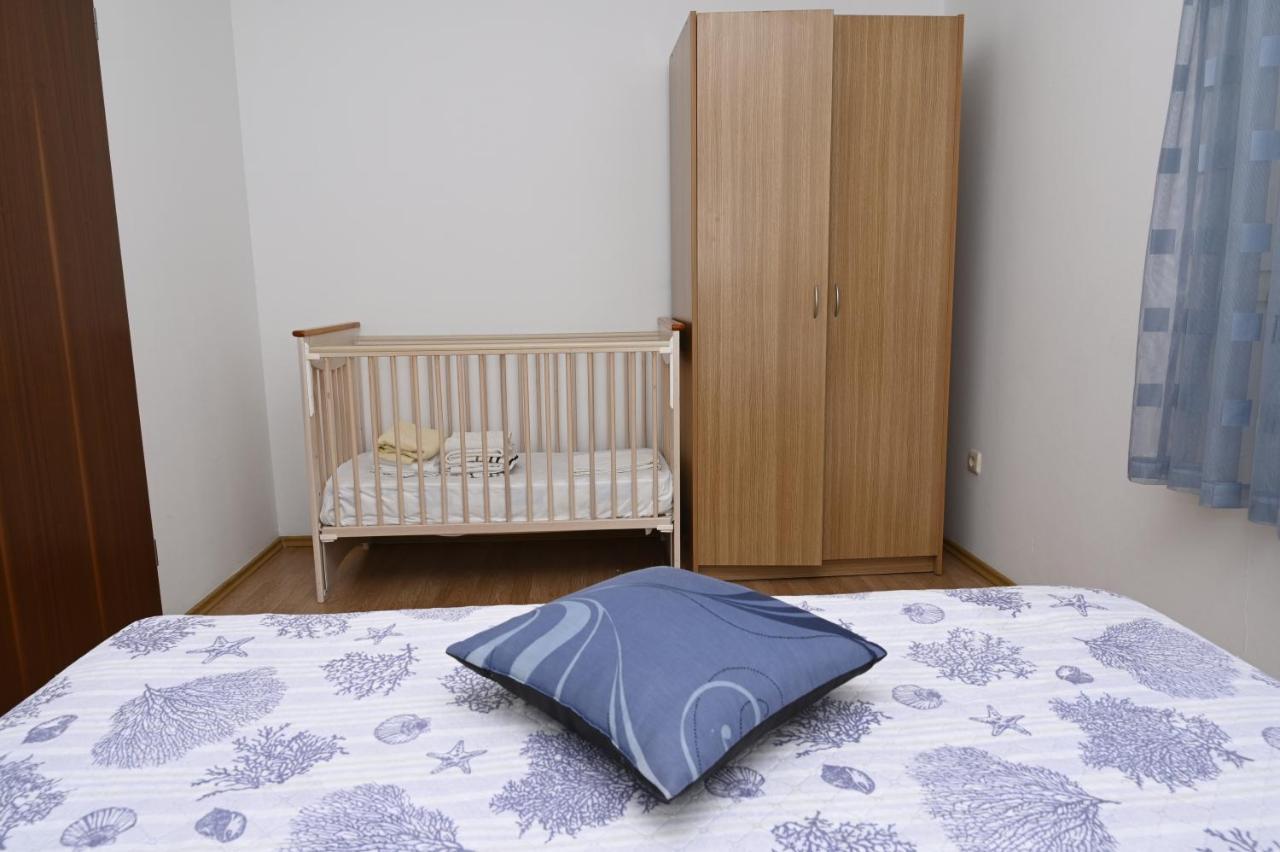 Apartments "Sea View" Miki & Ivana โบล ภายนอก รูปภาพ