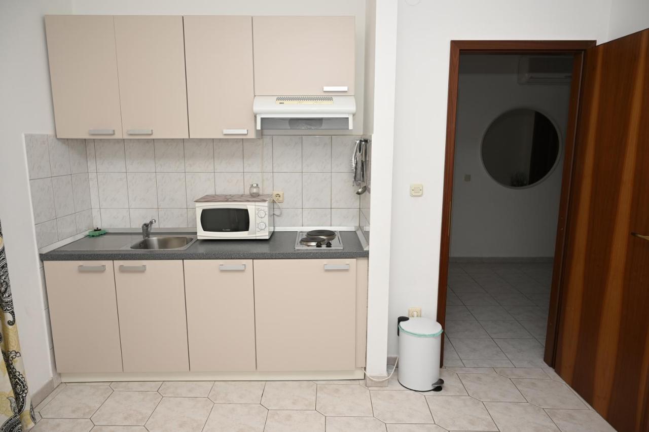 Apartments "Sea View" Miki & Ivana โบล ภายนอก รูปภาพ